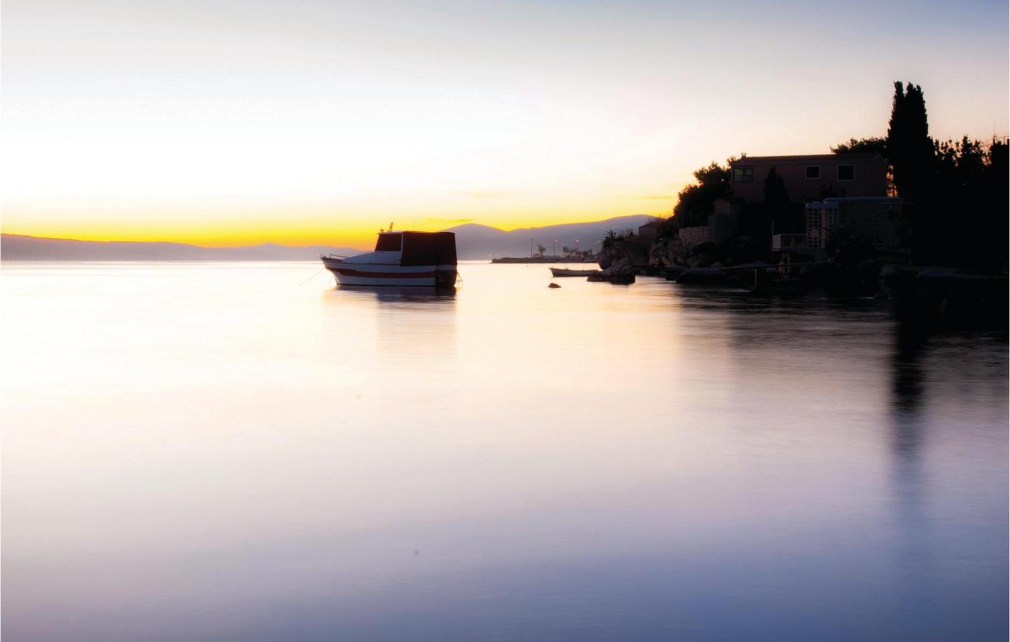 Amazing Apartment In Kastel Sucurac With Kitchen Kaštela 외부 사진