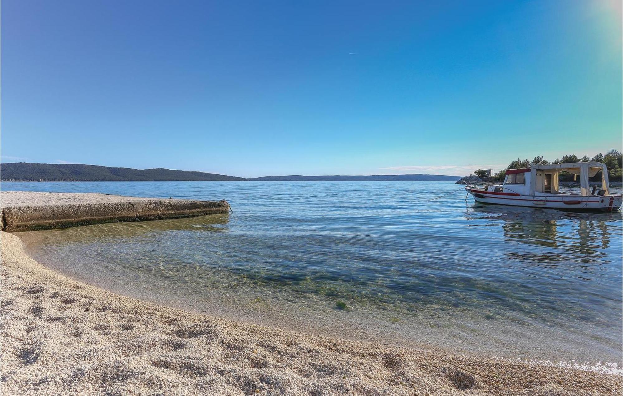 Amazing Apartment In Kastel Sucurac With Kitchen Kaštela 외부 사진