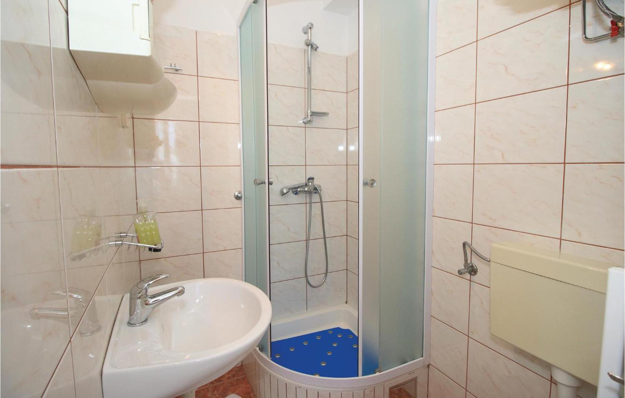 Amazing Apartment In Kastel Sucurac With Kitchen Kaštela 외부 사진