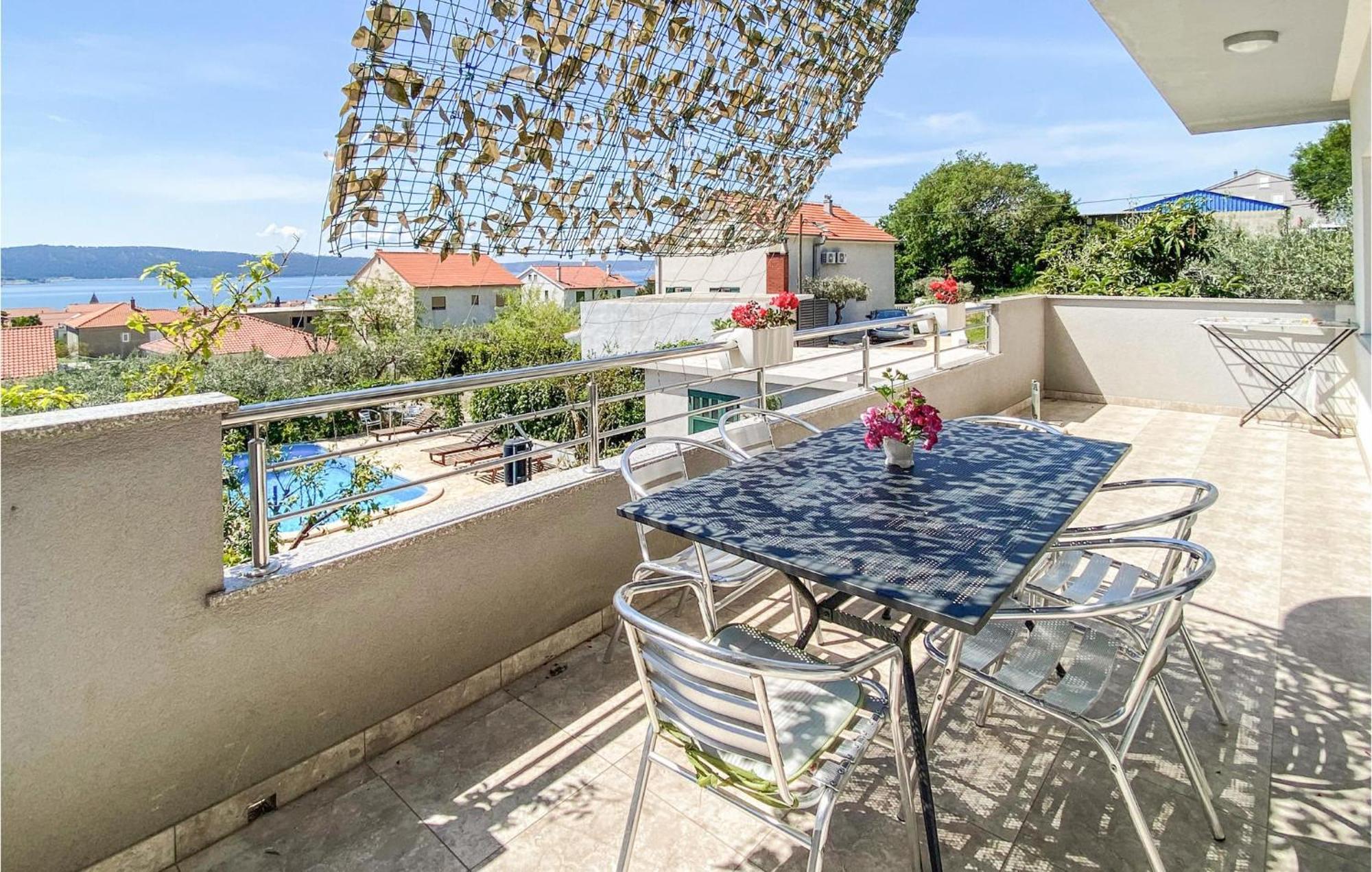 Amazing Apartment In Kastel Sucurac With Kitchen Kaštela 외부 사진