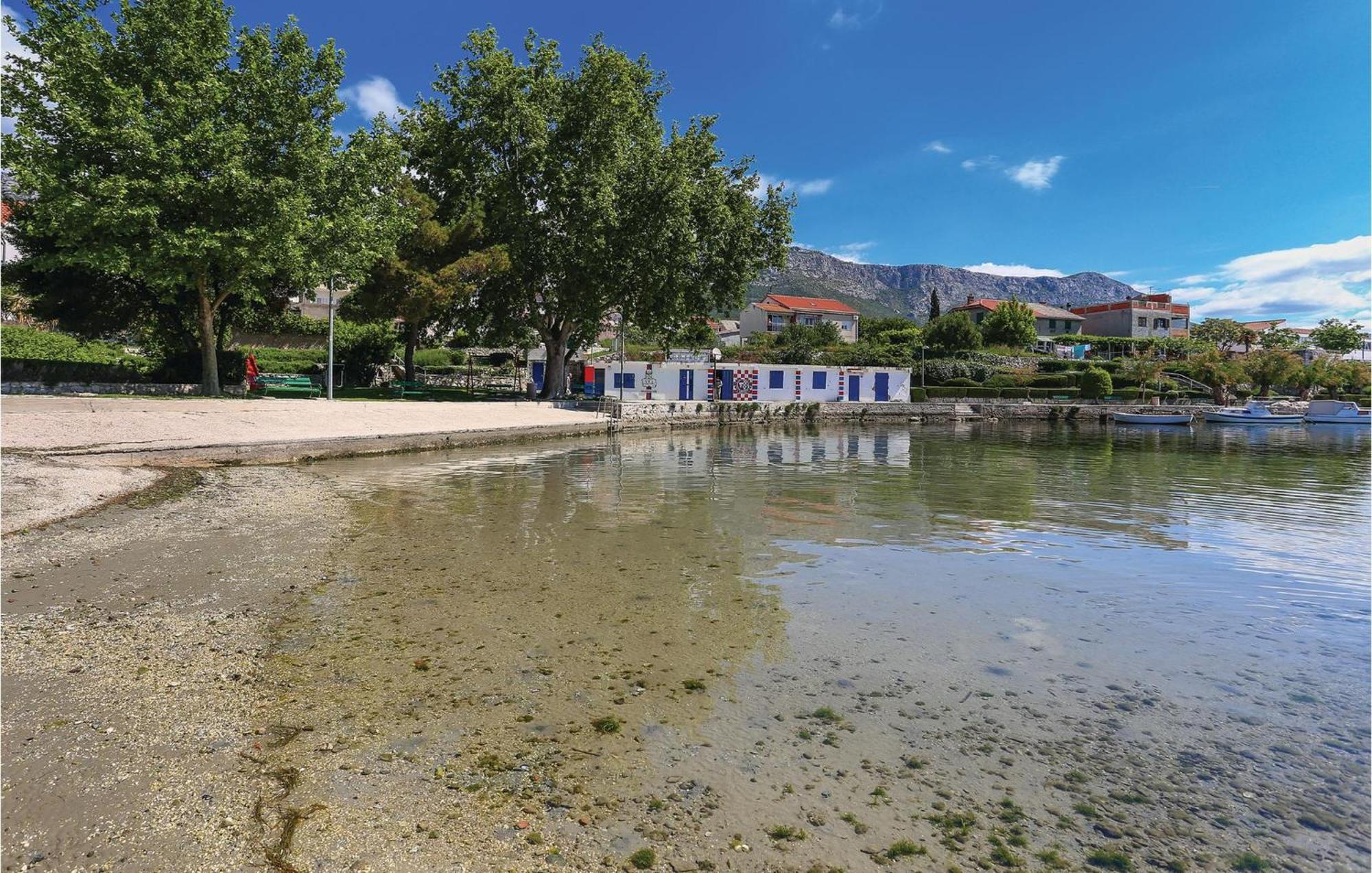 Amazing Apartment In Kastel Sucurac With Kitchen Kaštela 외부 사진