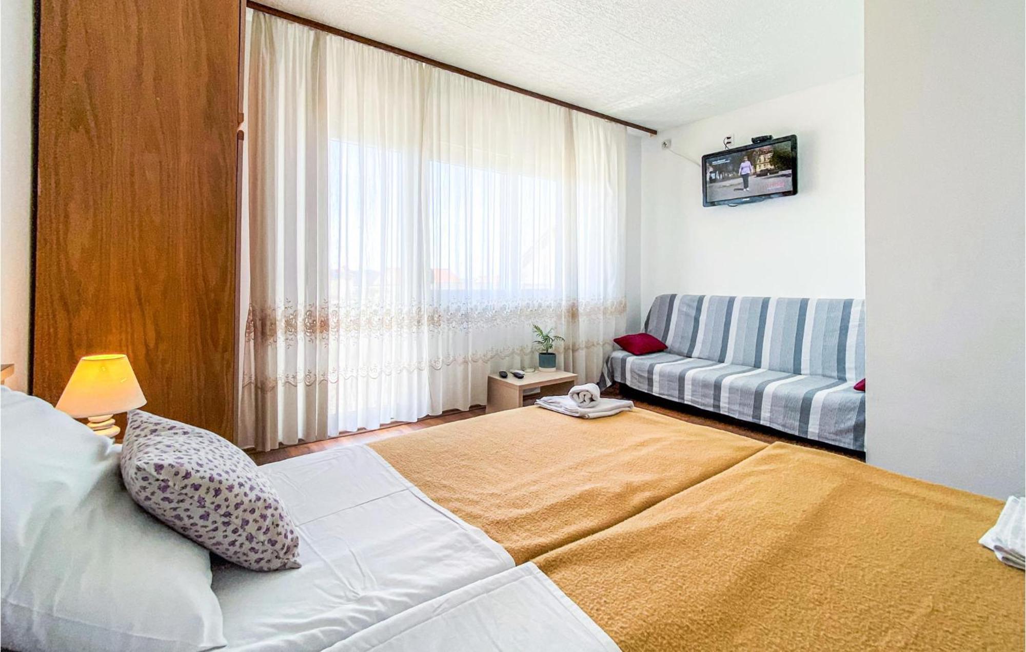 Amazing Apartment In Kastel Sucurac With Kitchen Kaštela 외부 사진