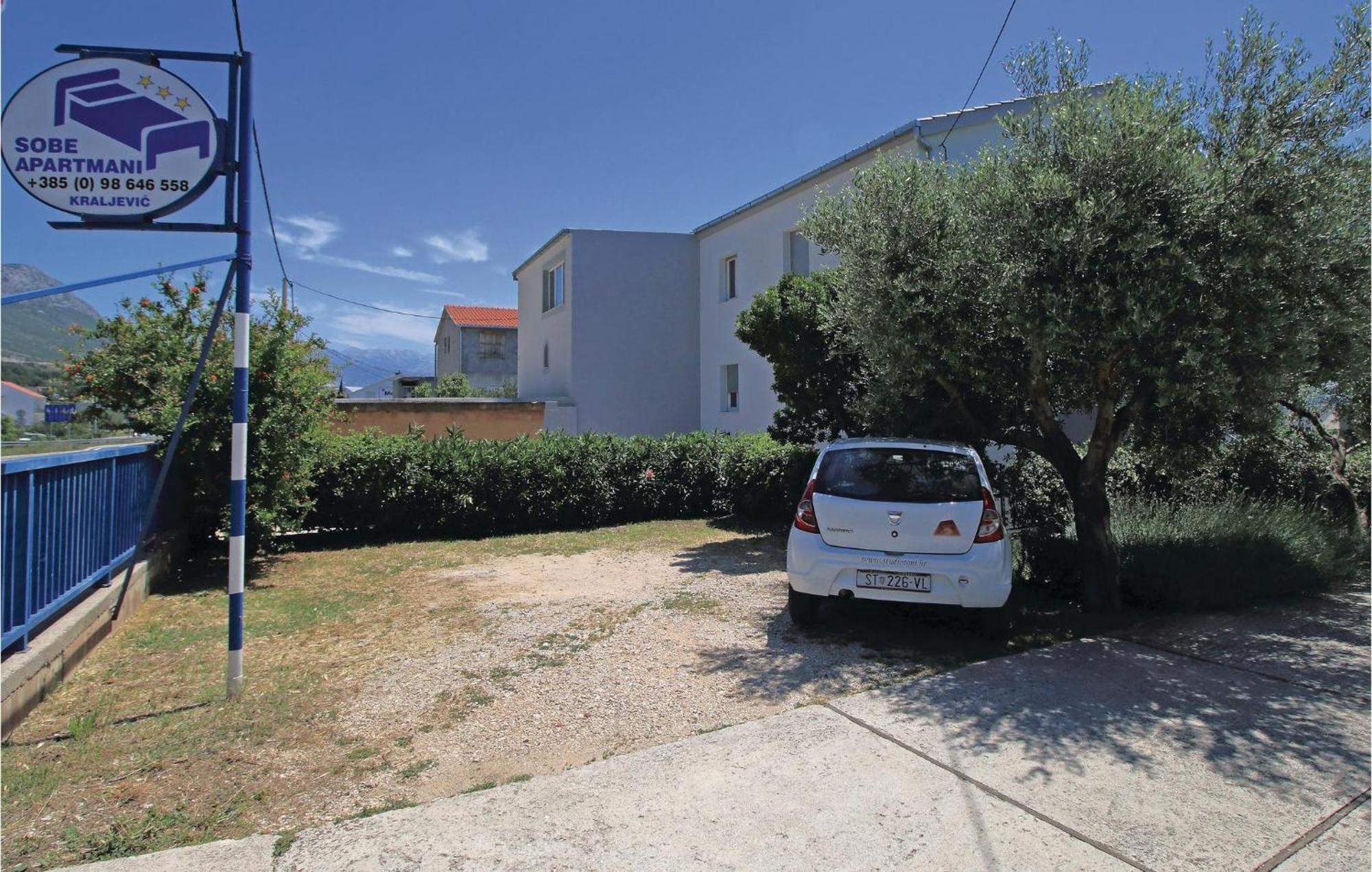 Amazing Apartment In Kastel Sucurac With Kitchen Kaštela 외부 사진